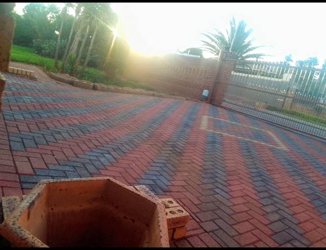 4 BEDROOM FREEHOLD FOR SALE IN KAGISO
